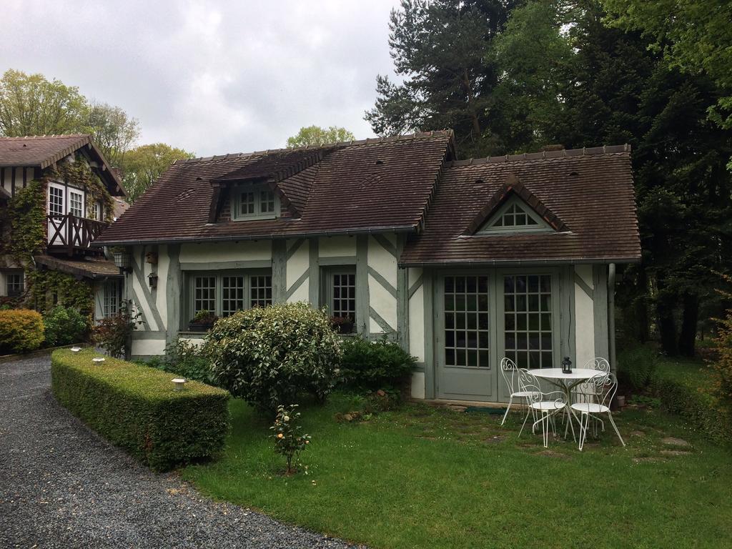 Domaine Du Vertbois Bed & Breakfast La Haye-du-Theil Exterior photo