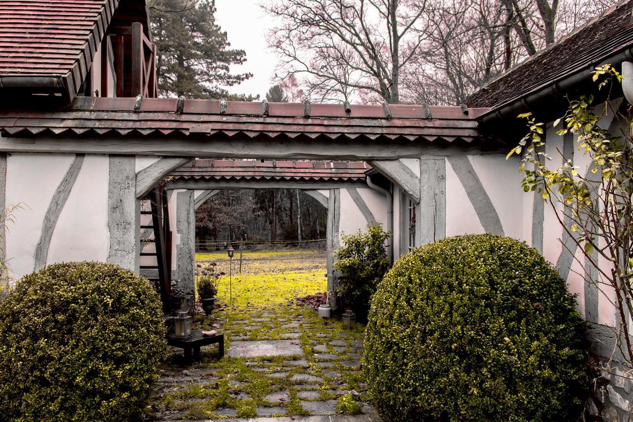 Domaine Du Vertbois Bed & Breakfast La Haye-du-Theil Exterior photo