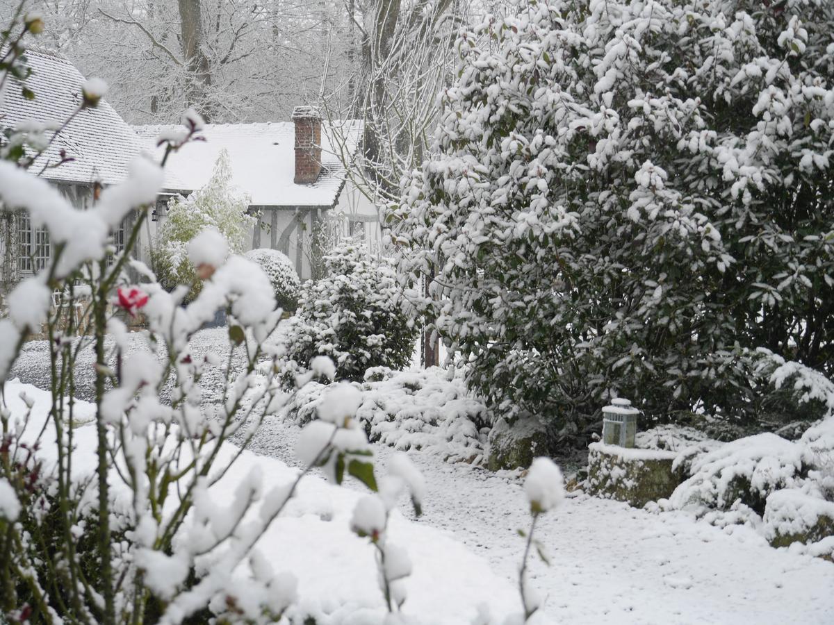 Domaine Du Vertbois Bed & Breakfast La Haye-du-Theil Exterior photo